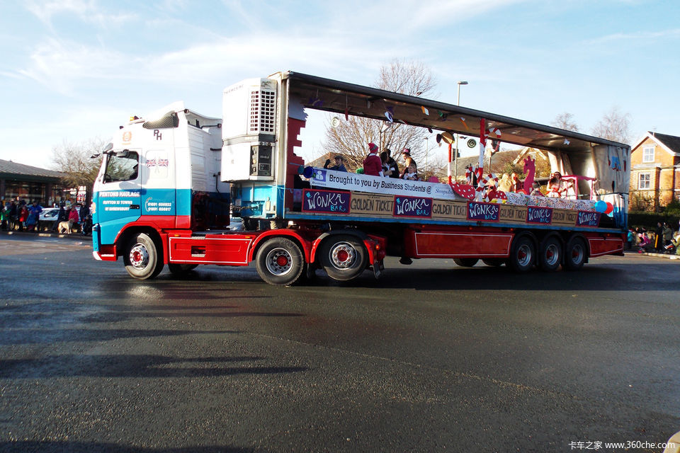 卡车上的圣诞节 不一样的节日庆祝方式