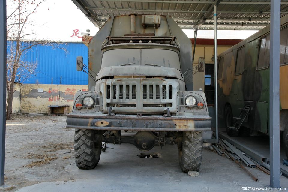 难得一见的吉尔131 实拍香河收藏家车库