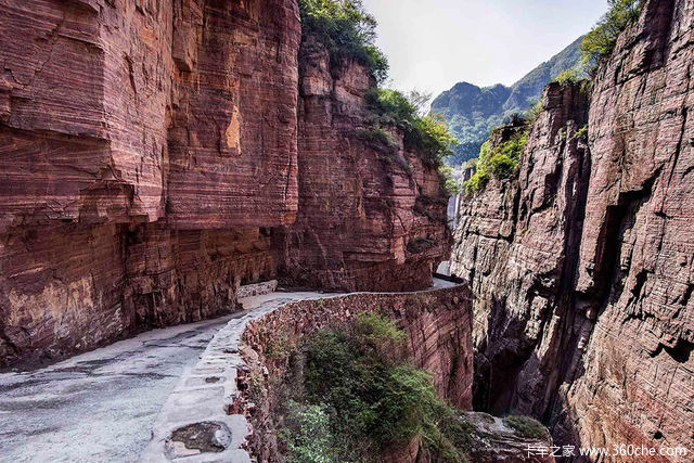 胆小莫看! 全中国最险的7条挂壁公路