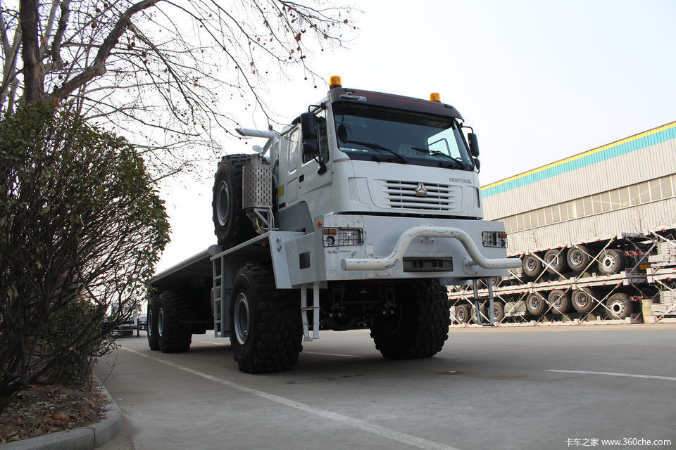 拖挂180吨井架 600马力油田牵引车实拍_卡车之家app