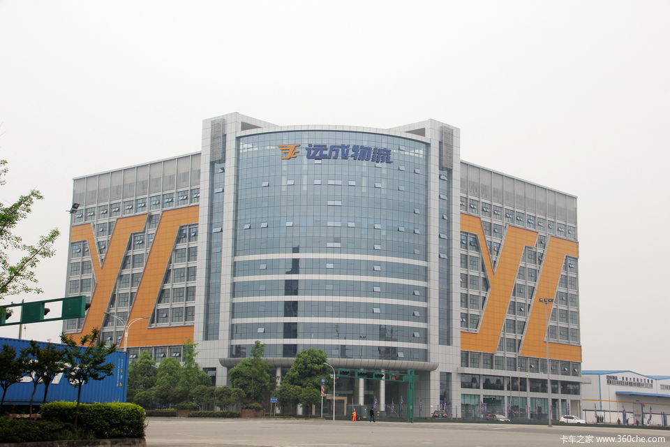 甩挂装卸效率高 公铁联运之追踪集装箱