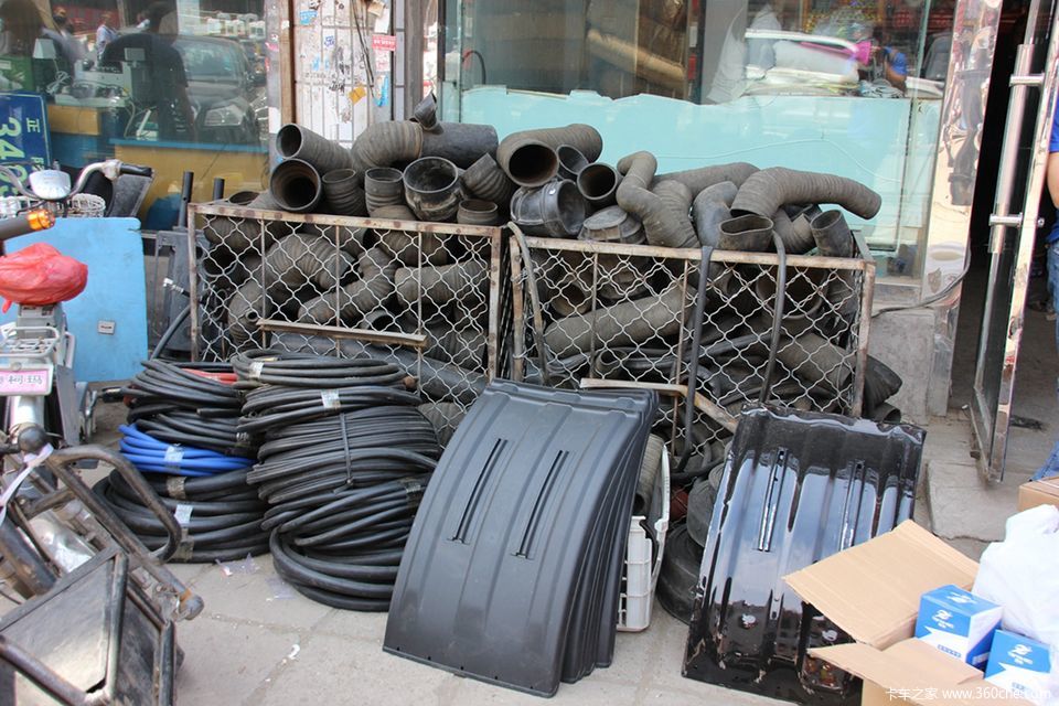 轻松组装一辆车 长春汽贸城配件种类多