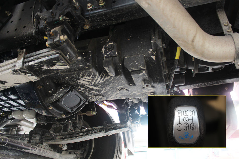 37  变速箱采用的是法士特的9挡变速箱,型号为9js119t-b,最高氮为