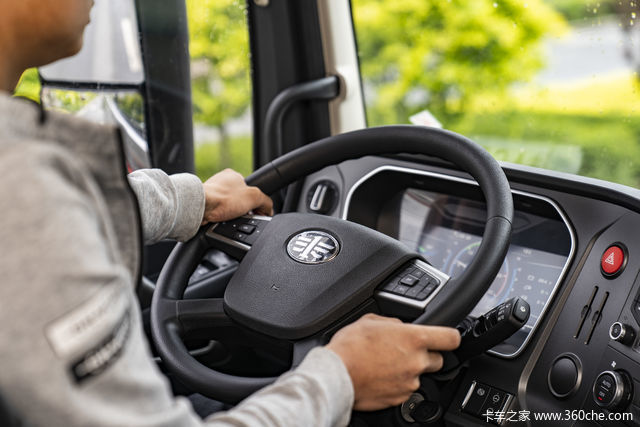 百万豪车,配置不输欧卡 卡友解放西北王的诗和远方