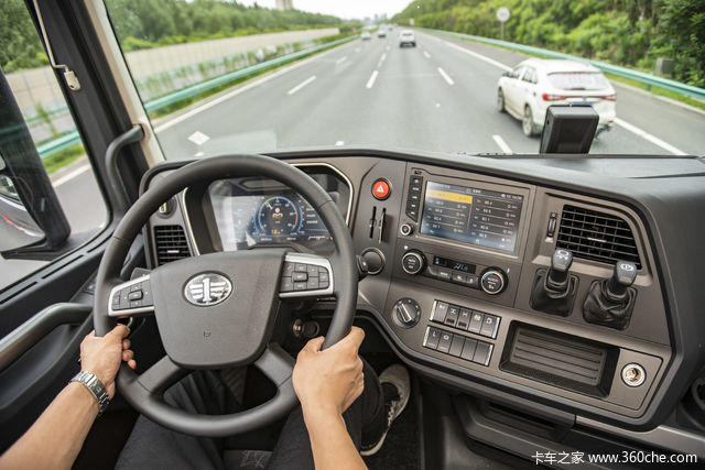 百万豪车,配置不输欧卡 卡友解放西北王的诗和远方