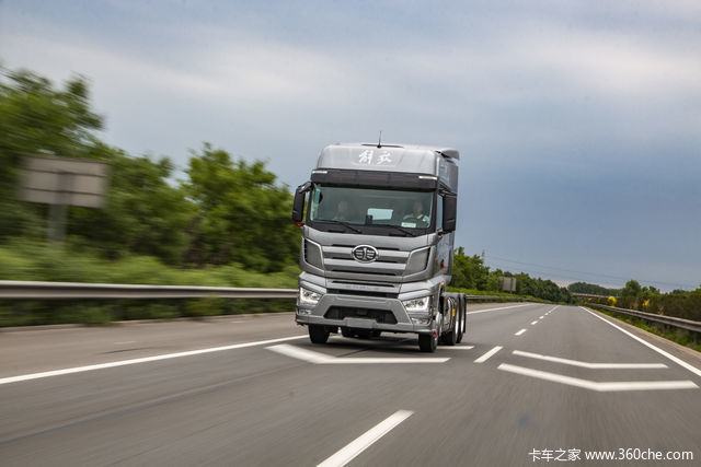 百万豪车,配置不输欧卡 卡友解放西北王的诗和远方