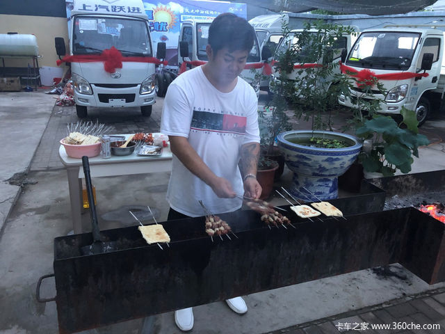 跃进全国用户BBQ联谊会：这个夏天，跃进和啤酒烧烤最配哦！