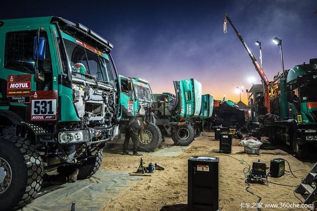 困难重重也要永争第一！2020年达喀尔拉力赛卡车组第二赛段集锦